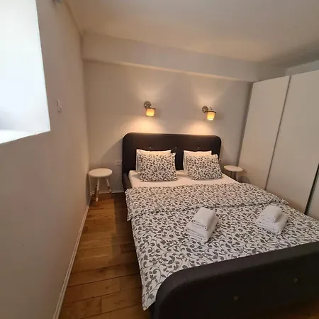 Max's Downtown Oasis דירה *