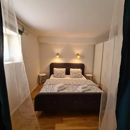 Max's Downtown Oasis Apartamento