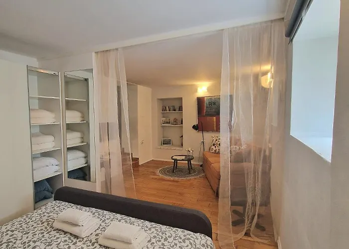 Max's Downtown Oasis Apartman Zára