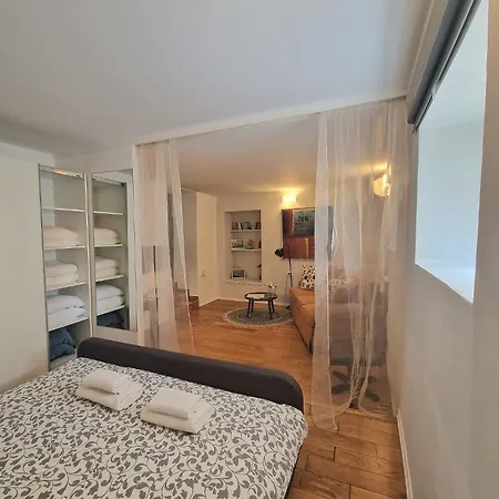 Max's Downtown Oasis Apartment Zadar